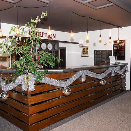 Bor Szálloda Borovec