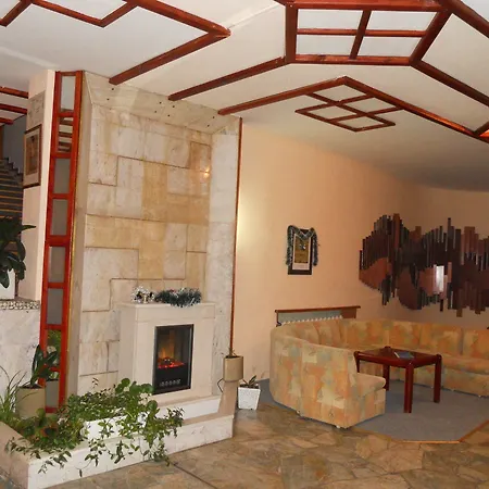 Bor Szálloda Borovec